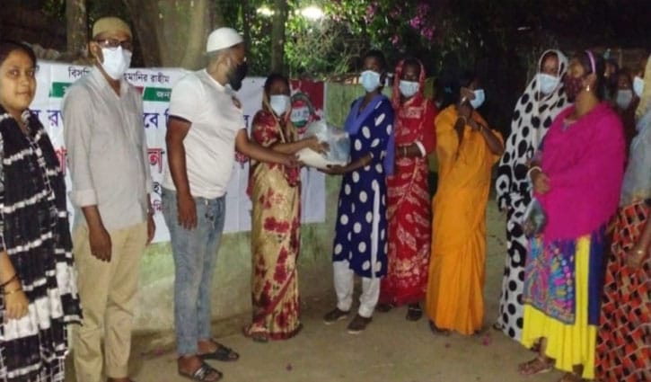 তৃতীয় লিঙ্গদের ঈদ উপহার দিলো সিলেট ব্লাড ফাউন্ডেশন তৃতীয় লিঙ্গদের ঈদ উপহার দিলো সিলেট ব্লাড ফাউন্ডেশন