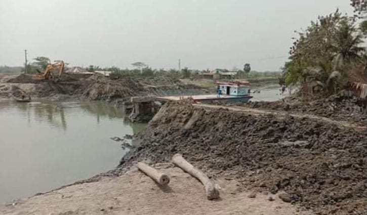 রামপালের সগুনা গ্রামের সংযোগ ব্রিজ পুনঃনির্মাণের দাবি রামপালের সগুনা গ্রামের সংযোগ ব্রিজ পুনঃনির্মাণের দাবি
