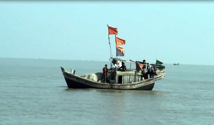 উপকূলে অবাধে চলছে জাটকা শিকার উপকূলে অবাধে চলছে জাটকা শিকার