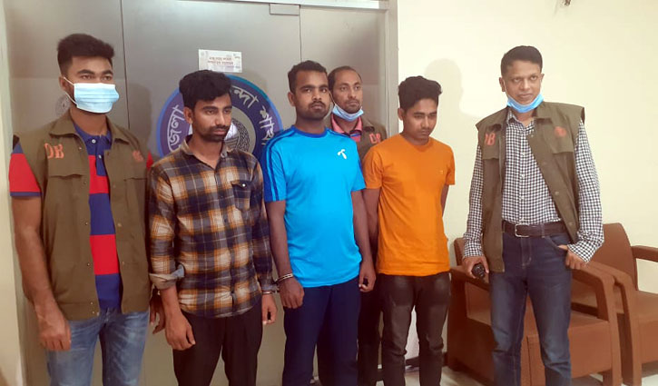 নগদ এজেন্টের ‘কোটি টাকা’ আত্মসাৎ: কক্সবাজারে গ্রেপ্তার ৩ নগদ এজেন্টের ‘কোটি টাকা’ আত্মসাৎ: কক্সবাজারে গ্রেপ্তার ৩