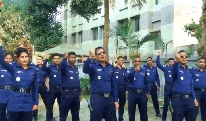 সাড়া জাগিয়েছে পুলিশ কর্মকর্তার সচেতনমূলক গান সাড়া জাগিয়েছে পুলিশ কর্মকর্তার সচেতনমূলক গান