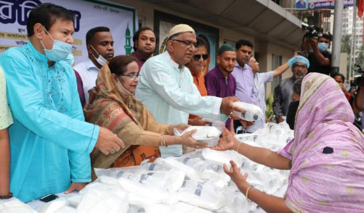 অসহায়দের মাঝে ইফতার বিতরণ জাতীয় পার্টির অসহায়দের মাঝে ইফতার বিতরণ জাতীয় পার্টির