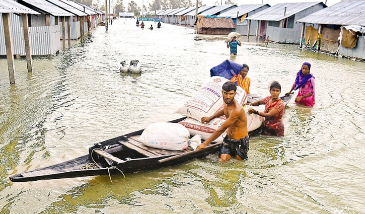 খুলনায় ৬০ গ্রাম প্লাবিত, আশ্রয়কেন্দ্রে ৬ হাজার মানুষ 