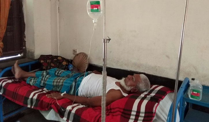 জমি দখলে বাধা দেওয়ায় মুক্তিযোদ্ধাকে পিটিয়ে আহত জমি দখলে বাধা দেওয়ায় মুক্তিযোদ্ধাকে পিটিয়ে আহত