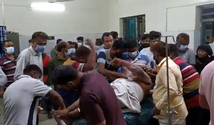 মুন্সীগঞ্জে পৌর মেয়রের বাসভবনে বিস্ফোরণ, দগ্ধ ১৩ মুন্সীগঞ্জে পৌর মেয়রের বাসভবনে বিস্ফোরণ, দগ্ধ ১৩