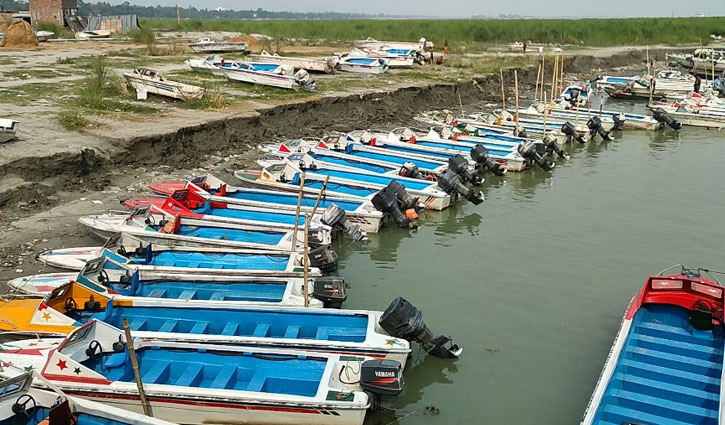শিমুলিয়ায় স্পিডবোট চলাচল বন্ধে কঠোর অবস্থানে নৌ পুলিশ শিমুলিয়ায় স্পিডবোট চলাচল বন্ধে কঠোর অবস্থানে নৌ পুলিশ