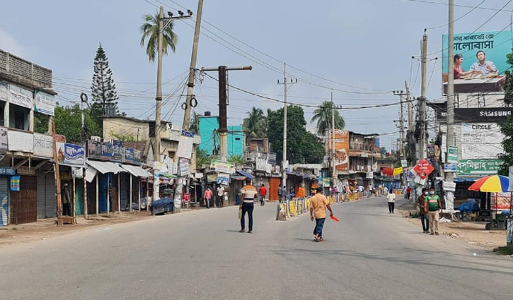 নাটোরে লকডাউনের তৃতীয় দিন, নতুন আক্রান্ত ৮২ নাটোরে লকডাউনের তৃতীয় দিন, নতুন আক্রান্ত ৮২