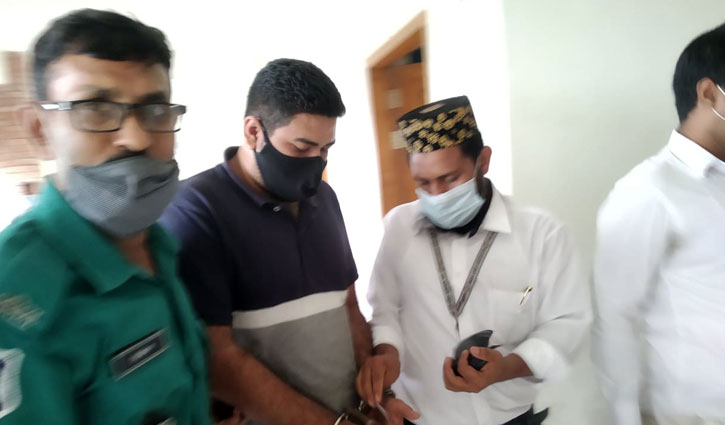 ‘সুইসাইড নোটে মৃত্যুর জন্য স্বামীকেই দায়ী করেছেন নুসরাত’ ‘সুইসাইড নোটে মৃত্যুর জন্য স্বামীকেই দায়ী করেছেন নুসরাত’