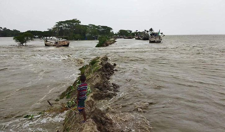 পটুয়াখালীর ২০টি পয়েন্টে ৫০ কিলোমিটার বাঁধ ক্ষতিগ্রস্ত পটুয়াখালীর ২০টি পয়েন্টে ৫০ কিলোমিটার বাঁধ ক্ষতিগ্রস্ত