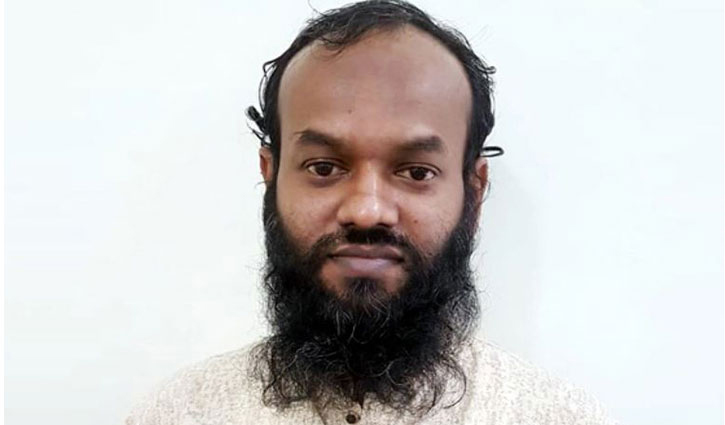 দেড় বছর আগে পুলিশের চোখ ফাঁকি দিয়ে পালিয়েছিল রেজাউল দেড় বছর আগে পুলিশের চোখ ফাঁকি দিয়ে পালিয়েছিল রেজাউল