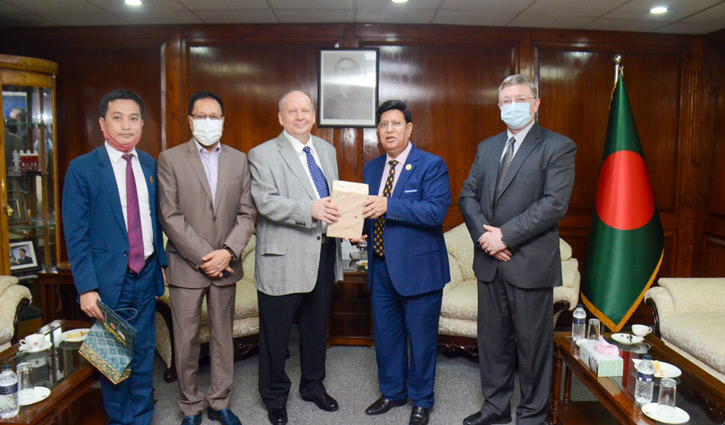 রাশিয়া থেকে ৫০ লাখ ‘স্পুটনিক ভি’ টিকা আনবে বাংলাদেশ