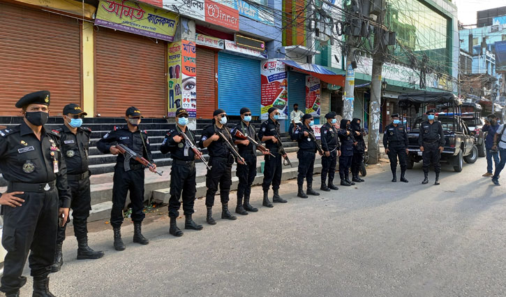 রাজশাহী মহানগরীতে সর্বাত্মক লকডাউন শুরু রাজশাহী মহানগরীতে সর্বাত্মক লকডাউন শুরু