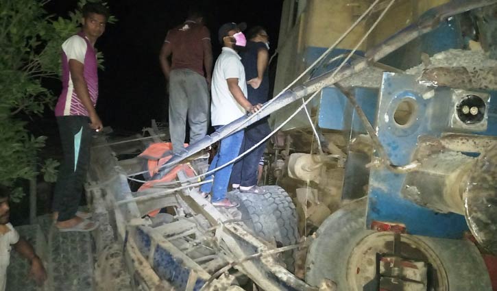 রাজশাহীতে ট্রাক-ট্রেন সংঘর্ষ রাজশাহীতে ট্রাক-ট্রেন সংঘর্ষ