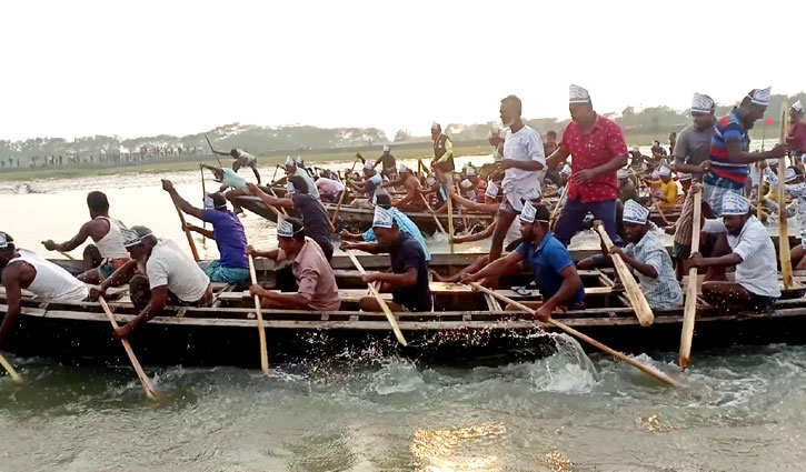 রাঙ্গাবালীতে ঐতিহ্যবাহী নৌকা বাইচ প্রতিযোগীতা রাঙ্গাবালীতে ঐতিহ্যবাহী নৌকা বাইচ প্রতিযোগীতা