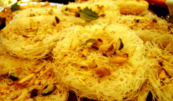 করোনাকালে চাহিদা হারিয়েছে সেমাই-চিনি করোনাকালে চাহিদা হারিয়েছে সেমাই-চিনি