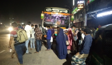 লাখ টাকা ভাড়ার বাস থানায়, যাত্রীদের দুর্ভোগ লাখ টাকা ভাড়ার বাস থানায়, যাত্রীদের দুর্ভোগ