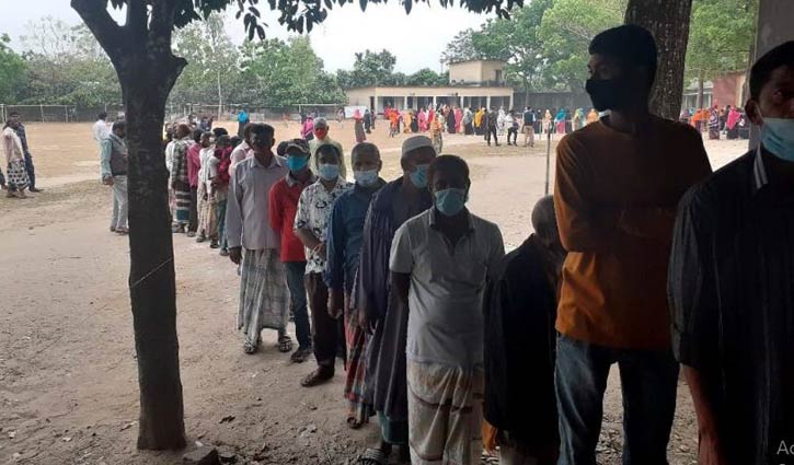 ঠাকুরগাঁও পৌরসভার স্থগিত হওয়া ওয়ার্ডয়ে ভোটগ্রহণ চলছে ঠাকুরগাঁও পৌরসভার স্থগিত হওয়া ওয়ার্ডয়ে ভোটগ্রহণ চলছে