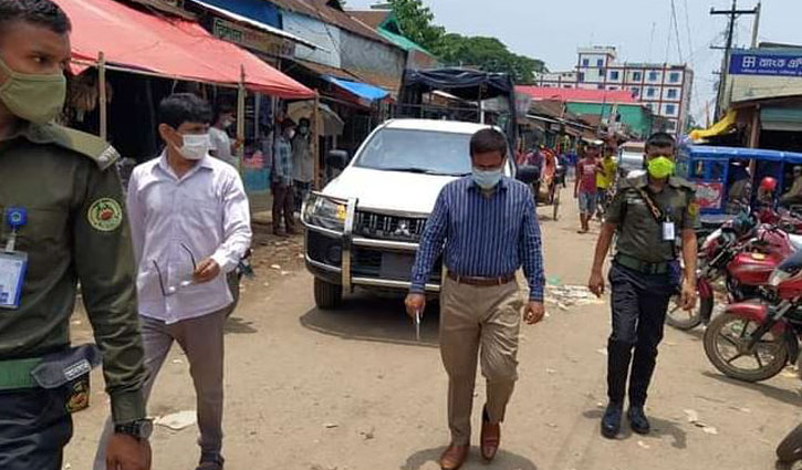 তাহিরপুরে স্বাস্থ্যবিধি না মানায় ভ্রাম্যমাণ আদালতের জরিমানা তাহিরপুরে স্বাস্থ্যবিধি না মানায় ভ্রাম্যমাণ আদালতের জরিমানা