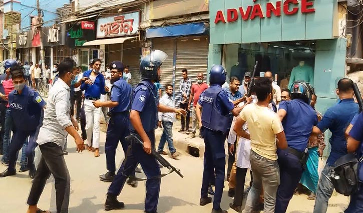 ময়মনসিংহে পুলিশি বাধায় বিএনপির বিক্ষোভ পণ্ড ময়মনসিংহে পুলিশি বাধায় বিএনপির বিক্ষোভ পণ্ড