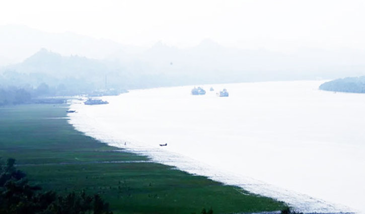 নাফ নদীতে রোহিঙ্গা নারী-শিশুর লাশ উদ্ধার নাফ নদীতে রোহিঙ্গা নারী-শিশুর লাশ উদ্ধার
