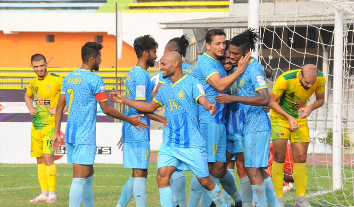 রহমতগঞ্জের জালে আবাহনীর গোল উৎসব রহমতগঞ্জের জালে আবাহনীর গোল উৎসব