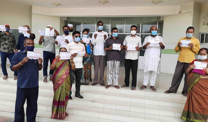 বাগেরহাটে টিকার দ্বিতীয় ডোজ প্রত্যাশীরা হতাশ বাগেরহাটে টিকার দ্বিতীয় ডোজ প্রত্যাশীরা হতাশ