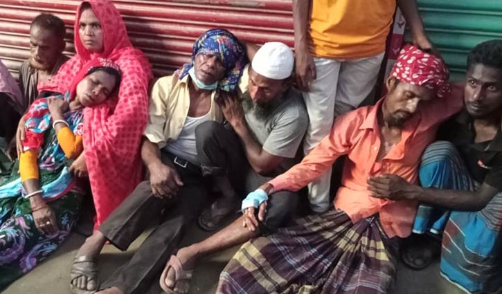 খাদ্যবান্ধব কর্মসূচির চাল বিতরণের সময় হামলা খাদ্যবান্ধব কর্মসূচির চাল বিতরণের সময় হামলা
