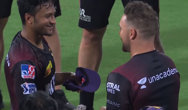 সাকিবের বিশেষ ‘হাফ সেঞ্চুরি’ সাকিবের বিশেষ ‘হাফ সেঞ্চুরি’