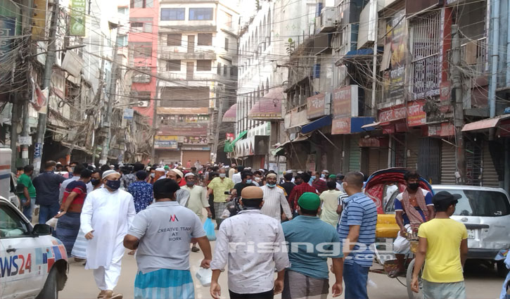 চকবাজারে এবারও বসেনি ইফতারির বাজার চকবাজারে এবারও বসেনি ইফতারির বাজার