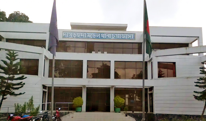 চুয়াডাঙ্গায় হত্যার অভিযোগে উপজেলা ভাইস চেয়ারম্যানসহ আটক ২ চুয়াডাঙ্গায় হত্যার অভিযোগে উপজেলা ভাইস চেয়ারম্যানসহ আটক ২