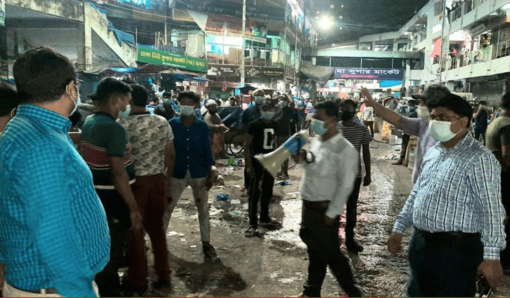 করোনা রোধে ডিএসসিসির সচেতনতামূলক প্রচারণা করোনা রোধে ডিএসসিসির সচেতনতামূলক প্রচারণা