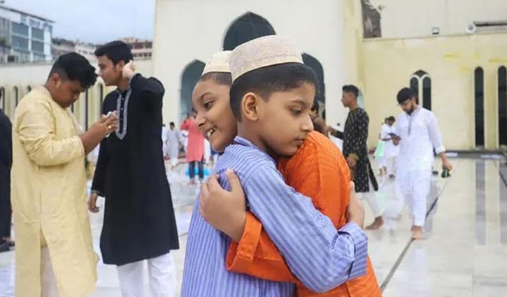 করোনাকালে আরেকটি ঈদ: কাটুক আনন্দে, থাকুক সচেতনতা করোনাকালে আরেকটি ঈদ: কাটুক আনন্দে, থাকুক সচেতনতা