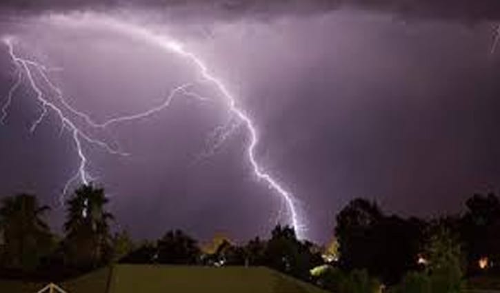 Lightning strike kills 4 in Rajshahi Lightning strike kills 4 in Rajshahi