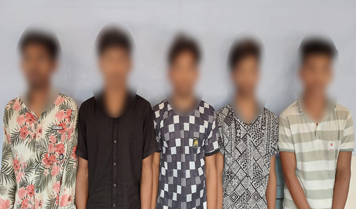 লক্ষ্মীপুরে কিশোর গ্যাংয়ের কয়েক সদস্য গ্রেপ্তার লক্ষ্মীপুরে কিশোর গ্যাংয়ের কয়েক সদস্য গ্রেপ্তার