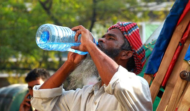 তাপমাত্রা বাড়তে পারে তাপমাত্রা বাড়তে পারে
