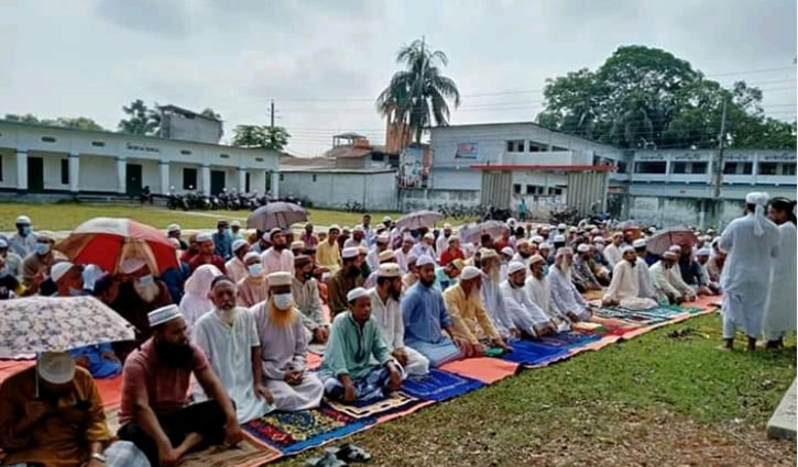 ঝালকাঠিতে বৃষ্টির জন্য নামাজ ঝালকাঠিতে বৃষ্টির জন্য নামাজ