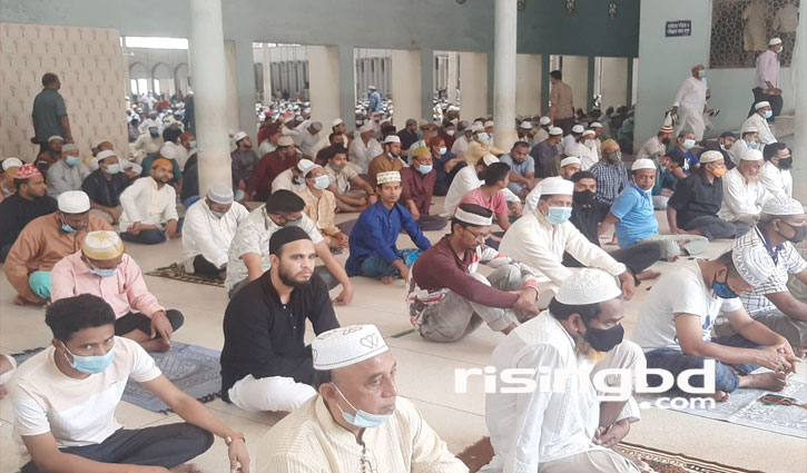 জুমাতুল বিদায় মুসল্লির ঢল