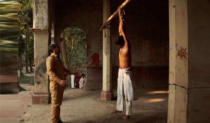 বর্বরতা ও নারকীয় হত্যাকাণ্ডের গল্প ‘খুনঘর’ বর্বরতা ও নারকীয় হত্যাকাণ্ডের গল্প ‘খুনঘর’