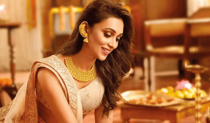 ভক্তের বিয়ের প্রস্তাব পেয়ে যা বললেন মিমি