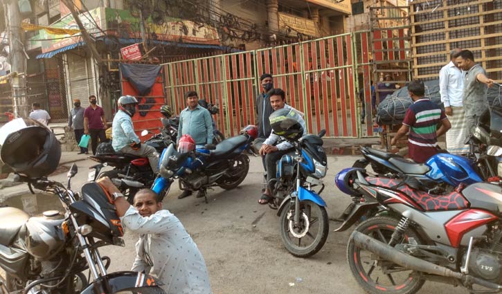 মিরপুরে লকডাউনের প্রথম সকাল