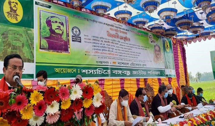 শাক দিয়ে মাছ ঢাকার চেষ্টা করছে হেফাজত: নানক শাক দিয়ে মাছ ঢাকার চেষ্টা করছে হেফাজত: নানক