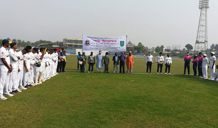খুলনায় এনসিএলের রিজার্ভ আম্পায়ার করোনা পজিটিভ খুলনায় এনসিএলের রিজার্ভ আম্পায়ার করোনা পজিটিভ