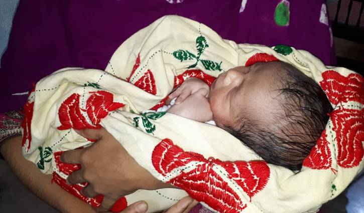 নরসিংদীর হাসপাতাল থেকে চুরি হওয়া নবজাতক উদ্ধার নরসিংদীর হাসপাতাল থেকে চুরি হওয়া নবজাতক উদ্ধার