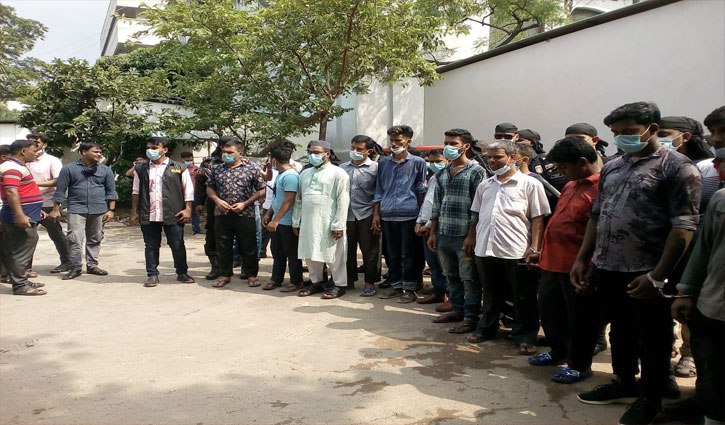 ঢামেকে দালাল চক্রের ২৪ সদস্যের দণ্ড ঢামেকে দালাল চক্রের ২৪ সদস্যের দণ্ড