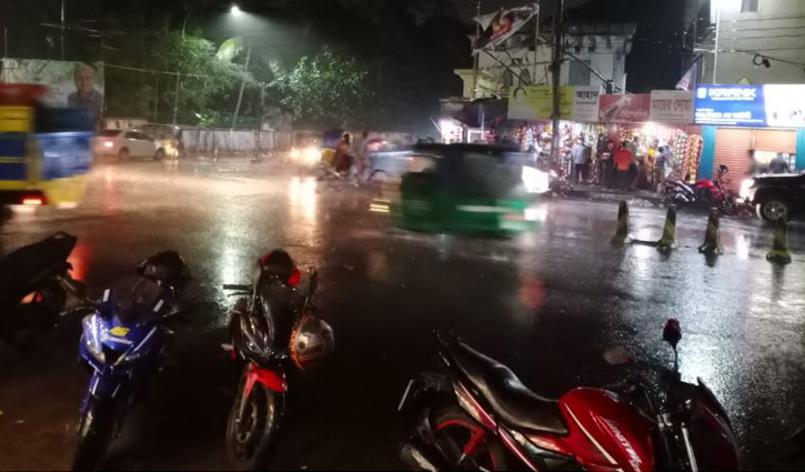 ইয়াসের প্রভাবে রাজধানীসহ দেশের বিভিন্ন স্থানে বৃষ্টি ইয়াসের প্রভাবে রাজধানীসহ দেশের বিভিন্ন স্থানে বৃষ্টি
