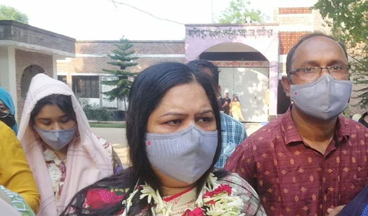 রোজিনা সুস্থ হলে আইনজীবীর পরামর্শ নিয়ে পরবর্তী পদক্ষেপ: পরিবার রোজিনা সুস্থ হলে আইনজীবীর পরামর্শ নিয়ে পরবর্তী পদক্ষেপ: পরিবার