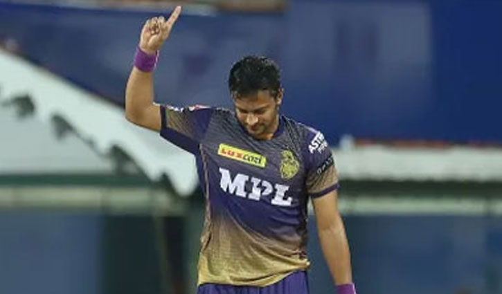 শেষ ওভারে উইকেট পেলেন সাকিব শেষ ওভারে উইকেট পেলেন সাকিব