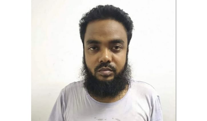 ইউটিউবে গুজব ছড়ানোর দায়ে গ্রেপ্তার ১ ইউটিউবে গুজব ছড়ানোর দায়ে গ্রেপ্তার ১