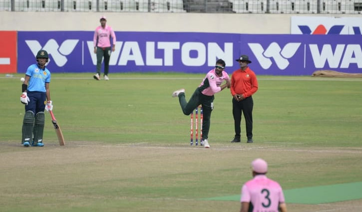 সাকিবের বিতর্কে জড়ানো ম্যাচে মোহামেডানের জয় সাকিবের বিতর্কে জড়ানো ম্যাচে মোহামেডানের জয়