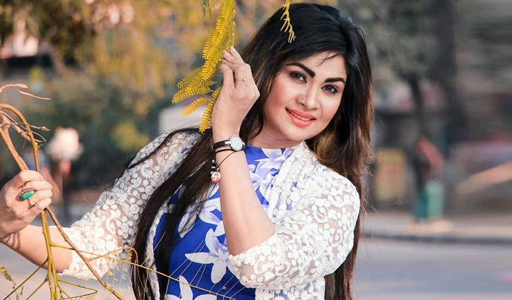 অবশেষে ক্যামেরার সামনে সিমলা অবশেষে ক্যামেরার সামনে সিমলা
